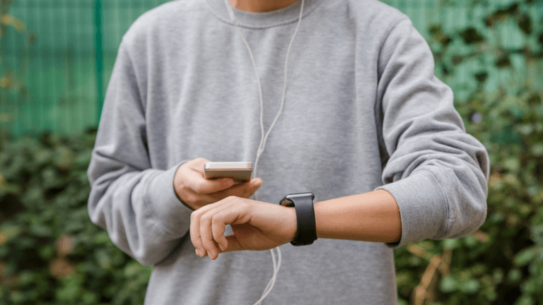 Wearable Health Technology Becomes a Major Wellness Trend for Men in 2026