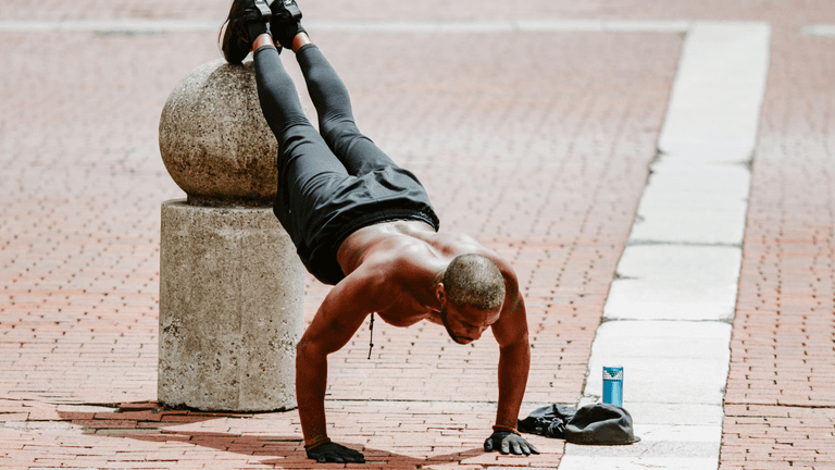 Walking Gains Momentum in 2026 as Men Prioritize Everyday Fitness and Longevity