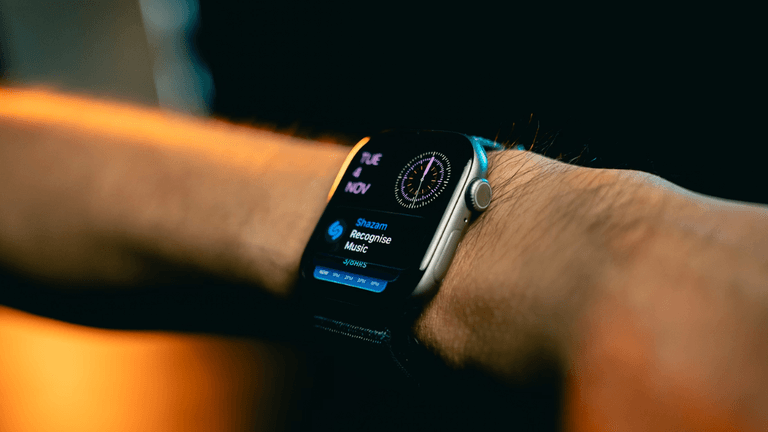 Americans Turn to Strength Training and Wearable Tech as Fitness Trends Surge in 2026