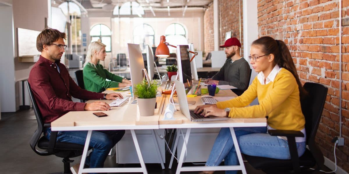 The Return of the Office: Men Adjust to Hybrid Work Environments Post-Pandemic