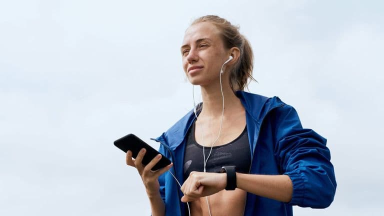 Wearable Tech and Functional Fitness Lead 2026 Fitness Trends