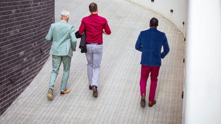 Men’s Fashion in 2024: Embracing Bold Colors, Sustainability, and Nostalgic Styles