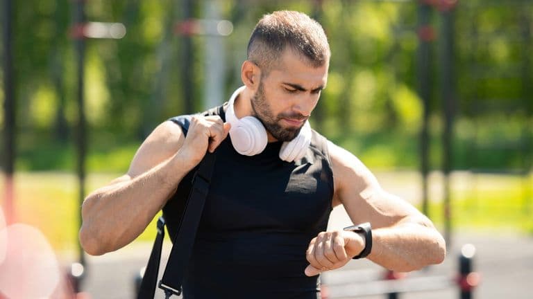 Wearable Tech Empowers Men to Track Fitness in 2025 Fitness Boom