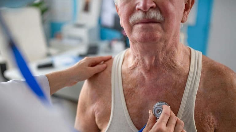 Men Embrace Proactive Screening: 2025 Study Shows Regular Checkups Extend Lifespan