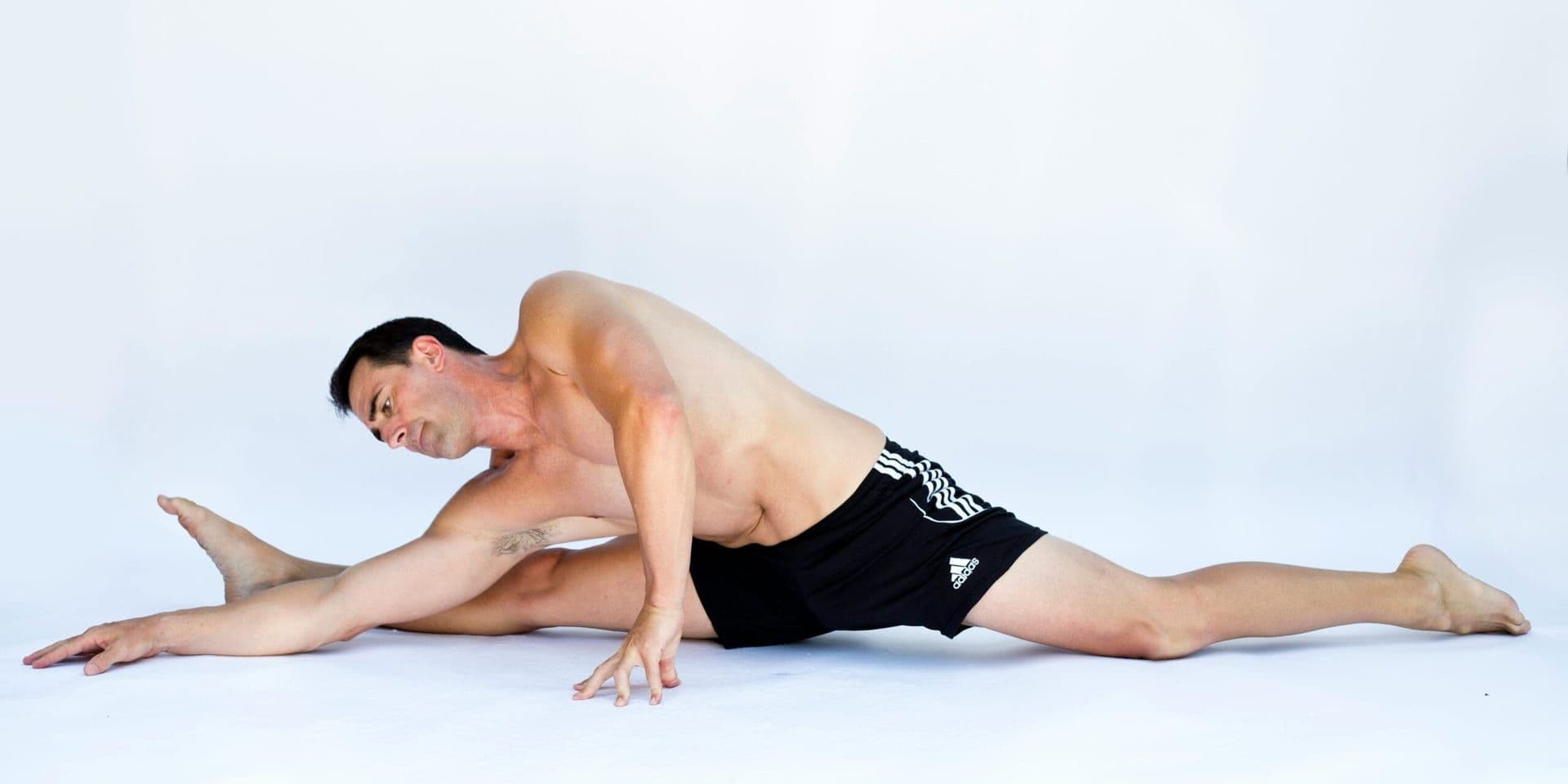 Men’s Fitness in 2025: A Holistic Revolution of Strength, Cardio, Flexibility & Tech